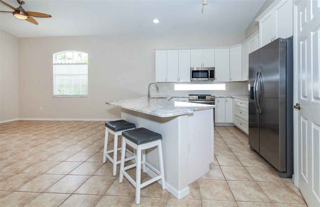 307 Rio Terra Venice, FL 34285 - Photo 4 of 22