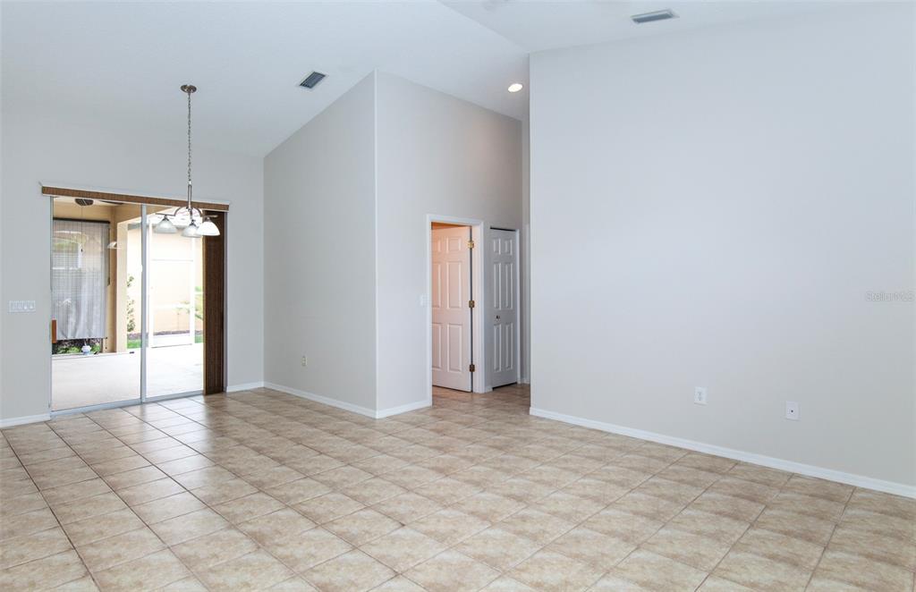 307 Rio Terra Venice, FL 34285 - Photo 5 of 22