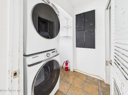 $599,999 | 4 Jamaica Avenue, Toms River, NJ 08753