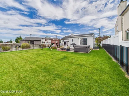 $599,999 | 4 Jamaica Avenue, Toms River, NJ 08753