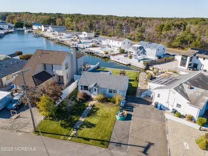 $599,999 | 4 Jamaica Avenue, Toms River, NJ 08753
