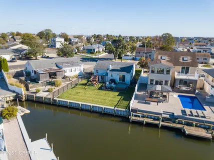 $599,999 | 4 Jamaica Avenue, Toms River, NJ 08753