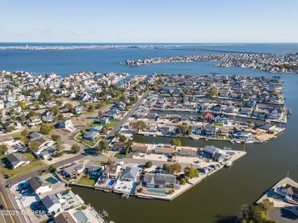 $599,999 | 4 Jamaica Avenue, Toms River, NJ 08753