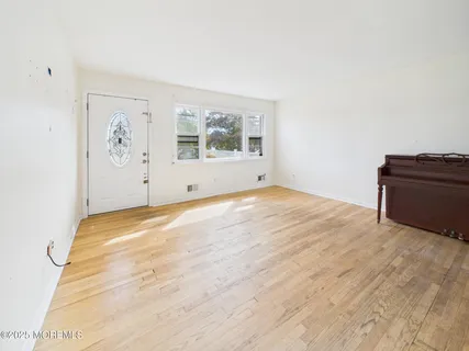 $599,999 | 4 Jamaica Avenue, Toms River, NJ 08753