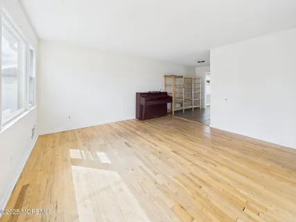 $599,999 | 4 Jamaica Avenue, Toms River, NJ 08753