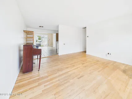 $599,999 | 4 Jamaica Avenue, Toms River, NJ 08753