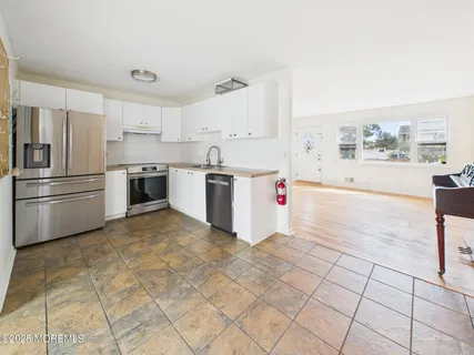 $599,999 | 4 Jamaica Avenue, Toms River, NJ 08753