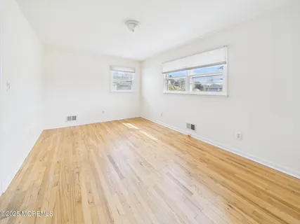 $599,999 | 4 Jamaica Avenue, Toms River, NJ 08753