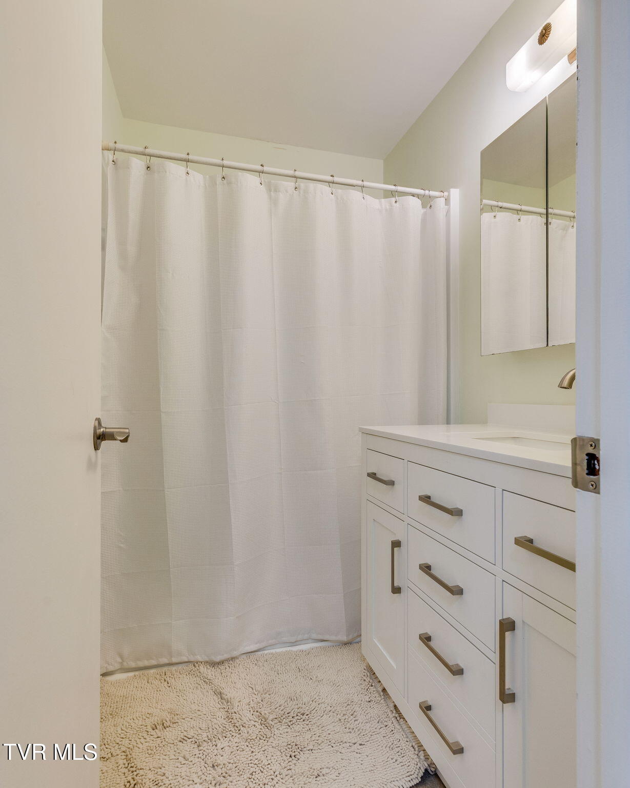 780 Hamilton Road, Unit E2 Blountville, TN 37617 - Photo 16 of 34 016