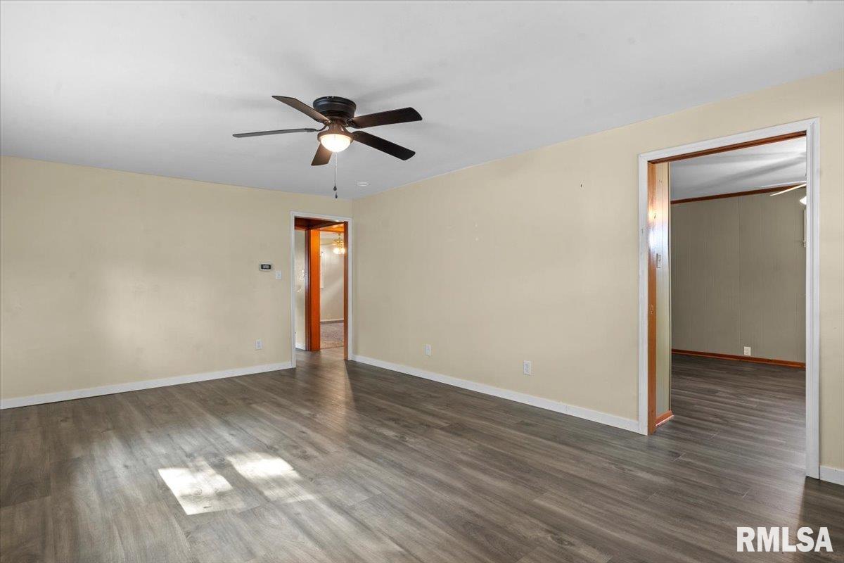 225 North English Avenue Springfield, IL 62702 - Photo 3 of 19