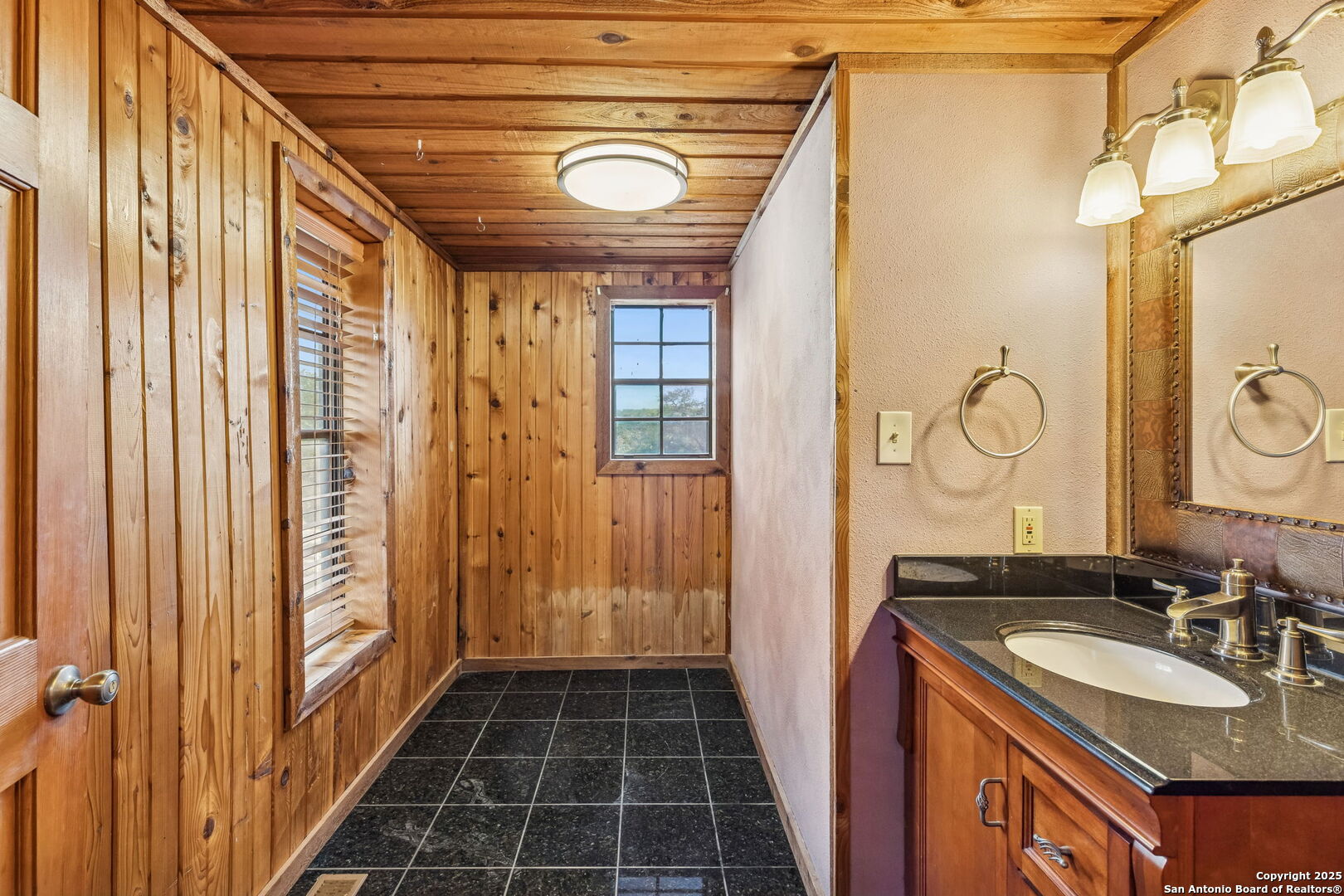 430 Stoney Ridge Bulverde, TX 78163 - Photo 38 of 94 a bathroom with a sink a toilet and shower