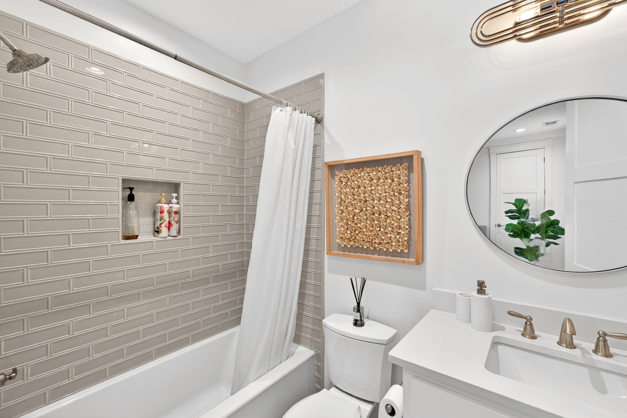 721 Newberry Road Nashville, TN 37205 - Photo 32 of 49 a bathroom with a toilet sink and bathtub