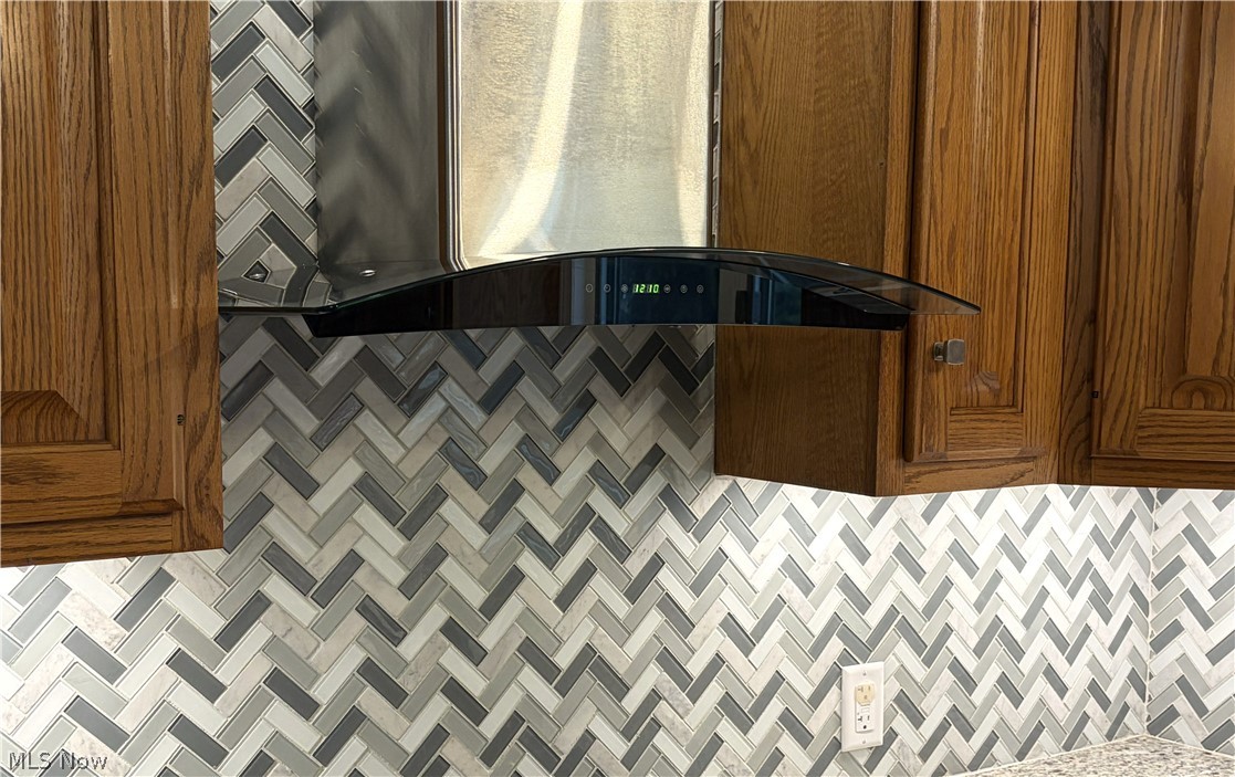 5508 McCartney Road Sandusky, OH 44870 - Photo 7 of 17 Backsplash