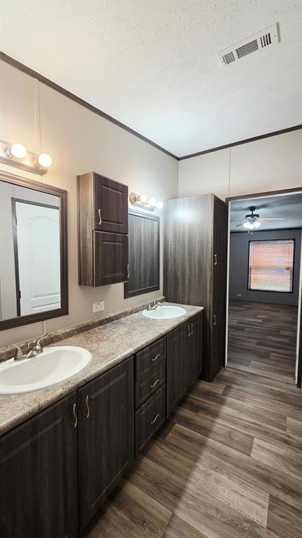 45 Bravo Road Pottsboro, TX 75076 - Photo 12 of 29 Bathroom