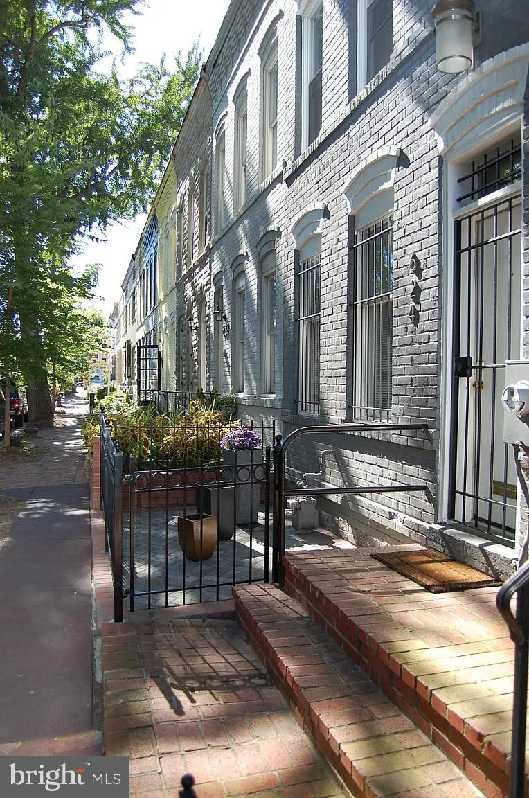 624 14th Place Northeast Washington, DC 20002 - Photo 22 of 22 a view of a building with sitting area