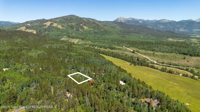 $1,100,000 | 5300 Woodchuck Road, Wilson, WY 83014