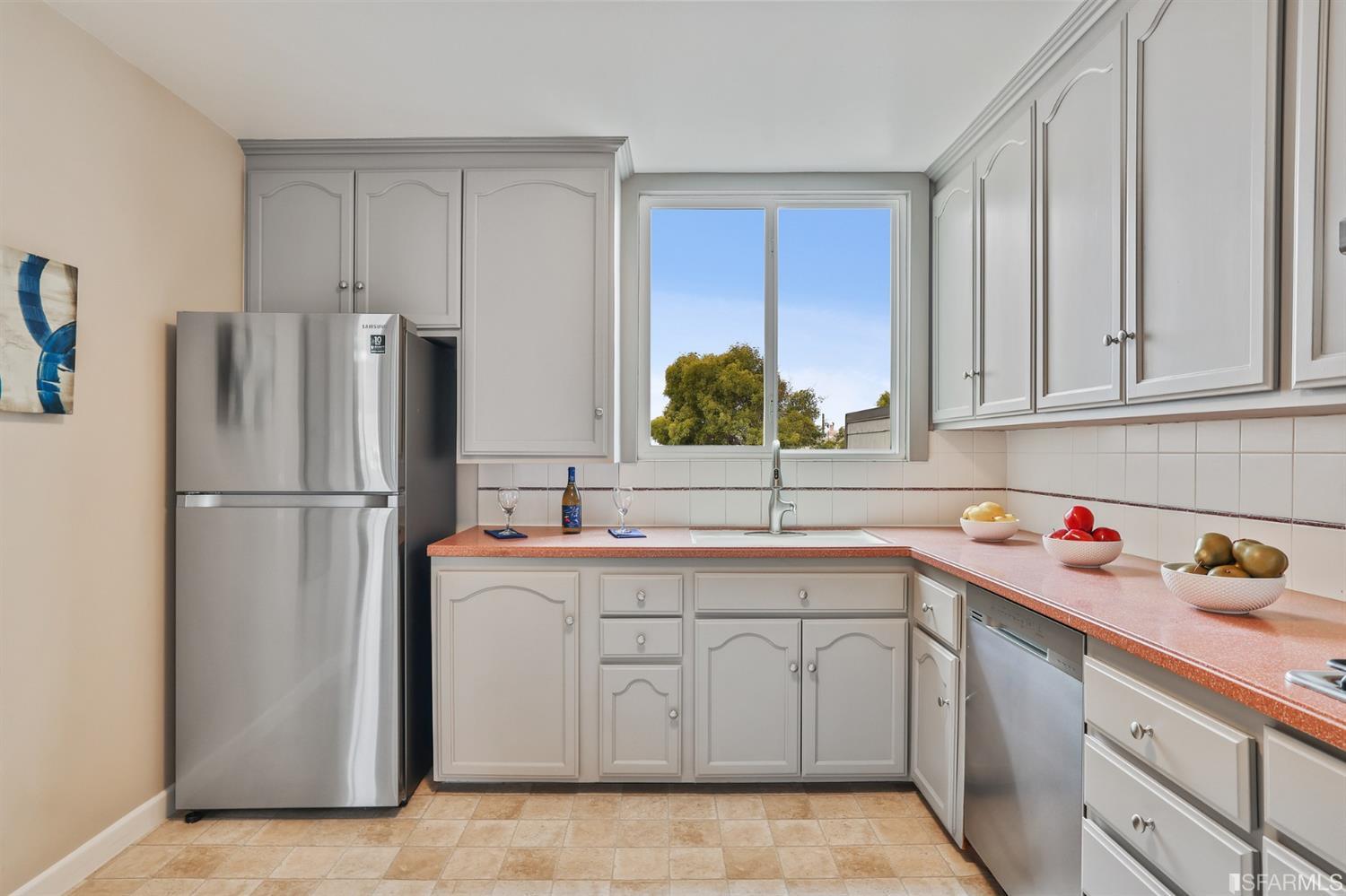 2575 42nd Avenue San Francisco, CA 94116 - Photo 15 of 34