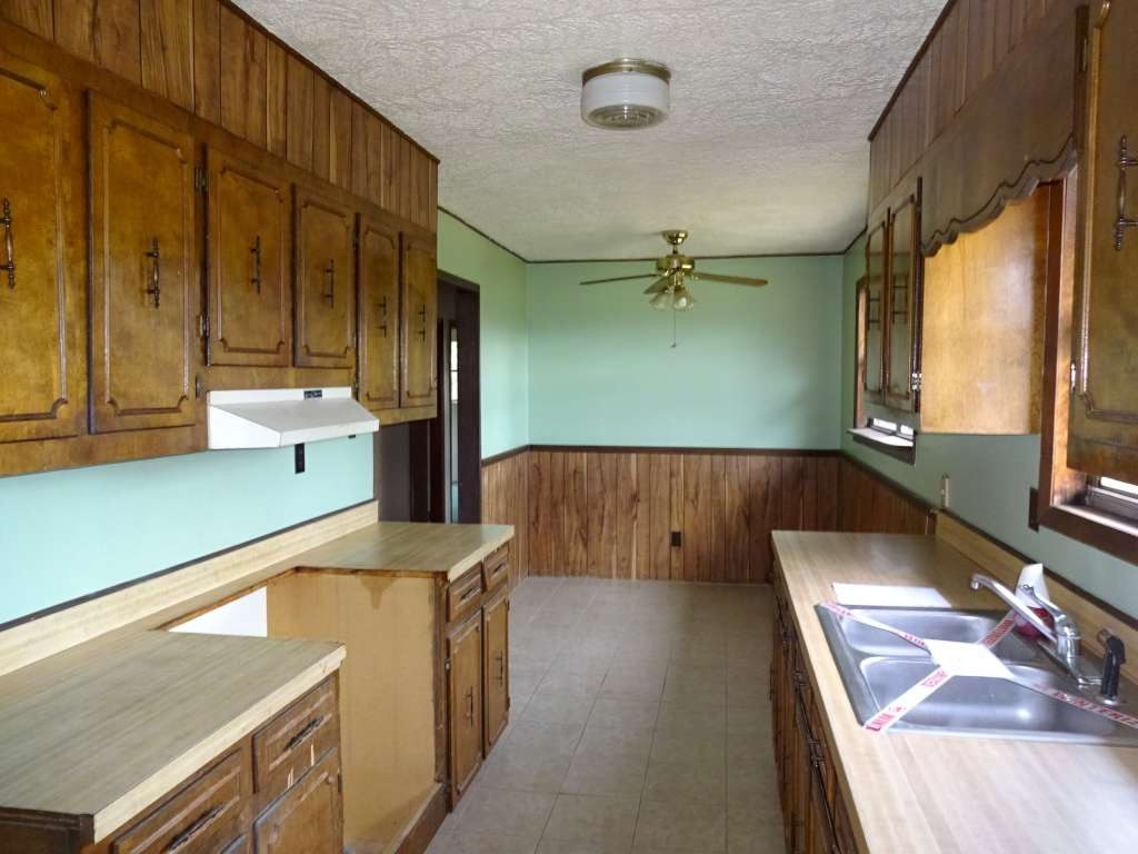 400 V I Ranch Road Bristol, TN 37620 - Photo 3 of 16 Photo 3