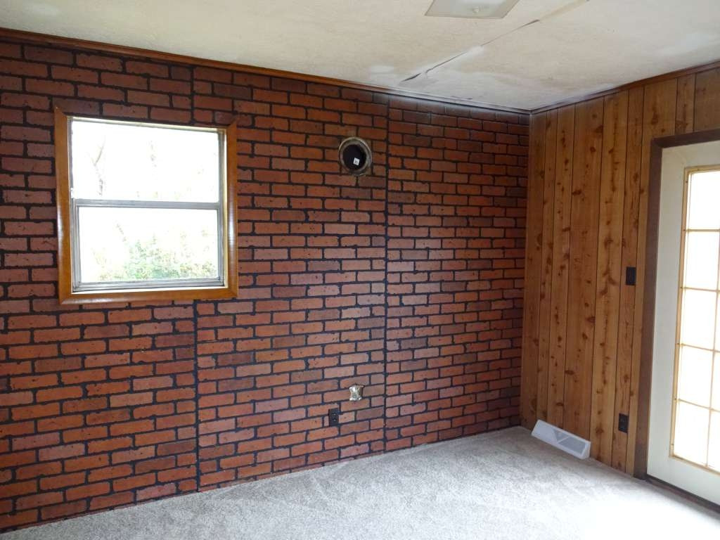 400 V I Ranch Road Bristol, TN 37620 - Photo 4 of 16 Photo 4