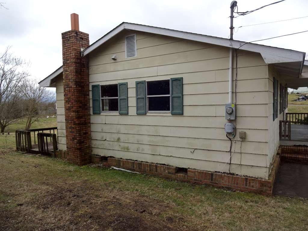 400 V I Ranch Road Bristol, TN 37620 - Photo 7 of 16 Photo 7