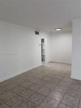 $1,600 | 105 Northeast 12th Avenue, Unit 4, Hallandale Beach, FL 33009