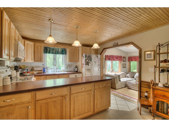 3 Winter Hill Road Derry, NH 03038 - Photo 5 of 24
