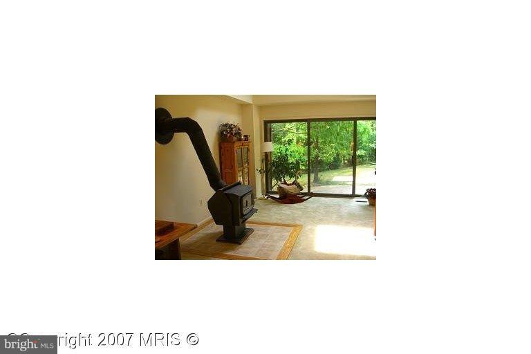 5604 Enon School Road Marshall, VA 20115 - Photo 10 of 20 Family Room #2