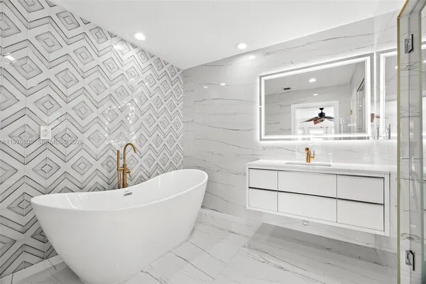 $4,500 | 947 Nautilus Isle, Dania Beach, FL 33004