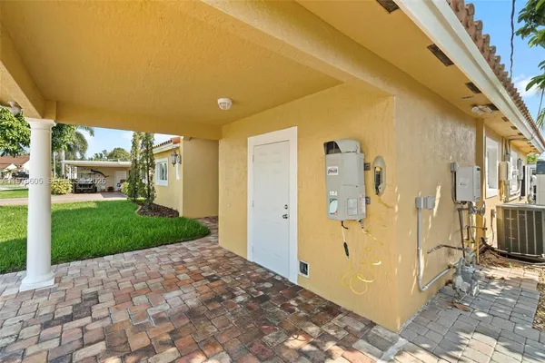 $4,500 | 947 Nautilus Isle, Dania Beach, FL 33004