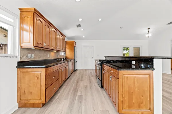 $4,500 | 947 Nautilus Isle, Dania Beach, FL 33004