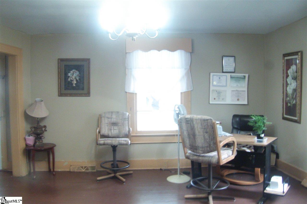 4 14th Street Greer, SC 29651 - Photo 5 of 11 Gallery Image 5