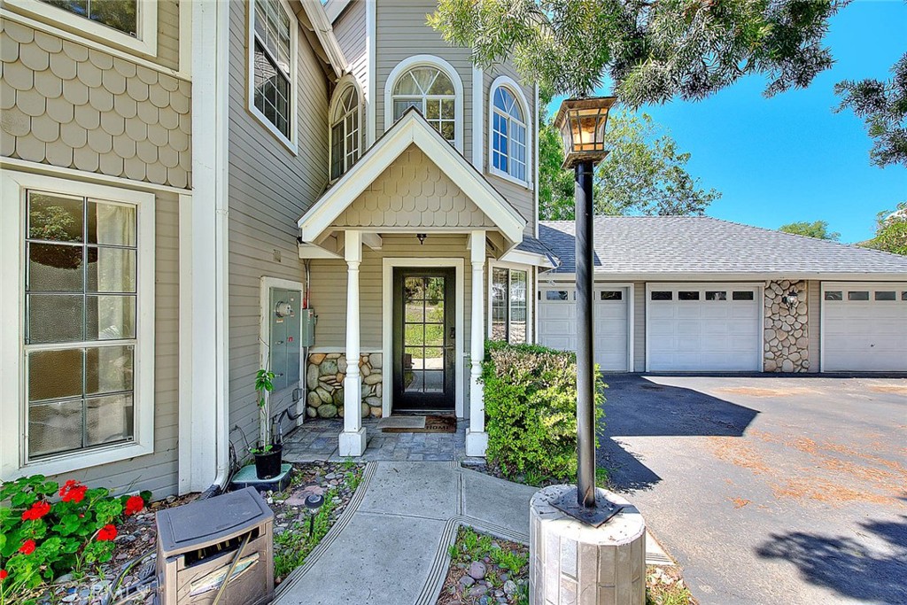750 Jericho Drive Fallbrook, CA 92028 - Photo 4 of 74 a front view of a house with garden