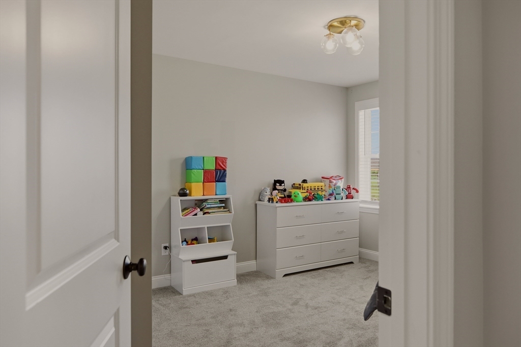 8 Princeton Circle Fall River, MA 02724 - Photo 27 of 41