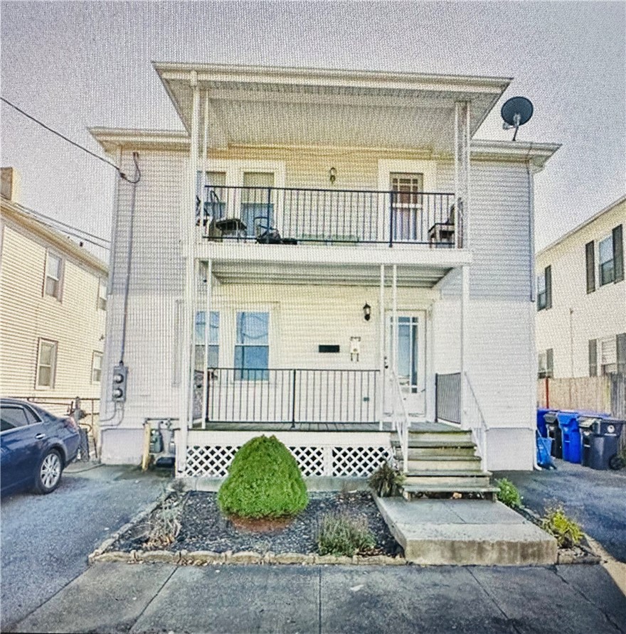 89 Columbine Avenue Pawtucket, RI 02861 - Photo 1 of 10