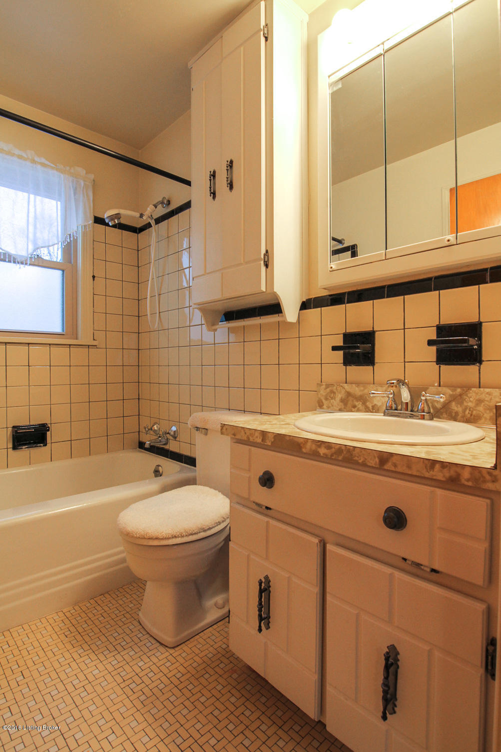 9107 Chenault Road Louisville, KY 40258 - Photo 27 of 35 0044