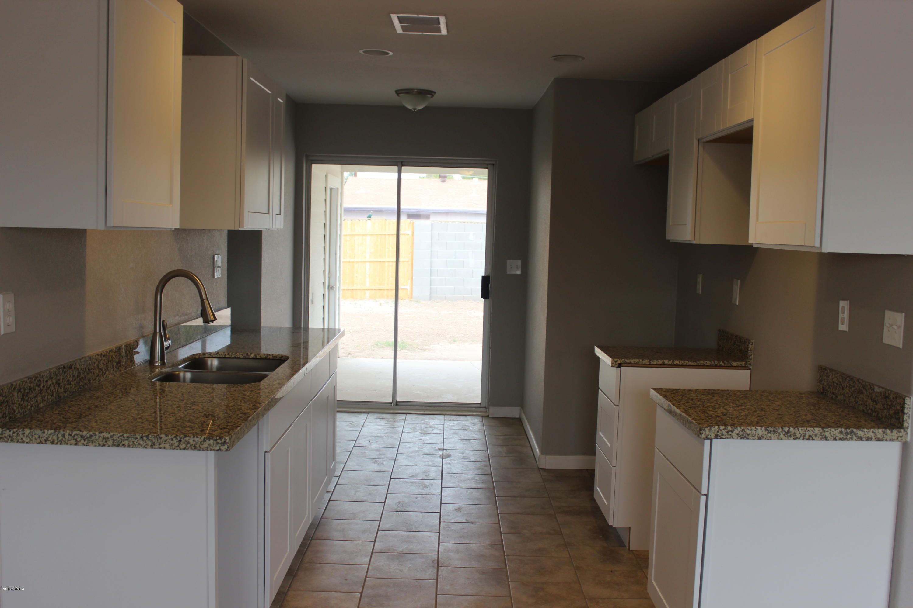 3226 West Roma Avenue Phoenix, AZ 85017 - Photo 4 of 12 IMG_2225