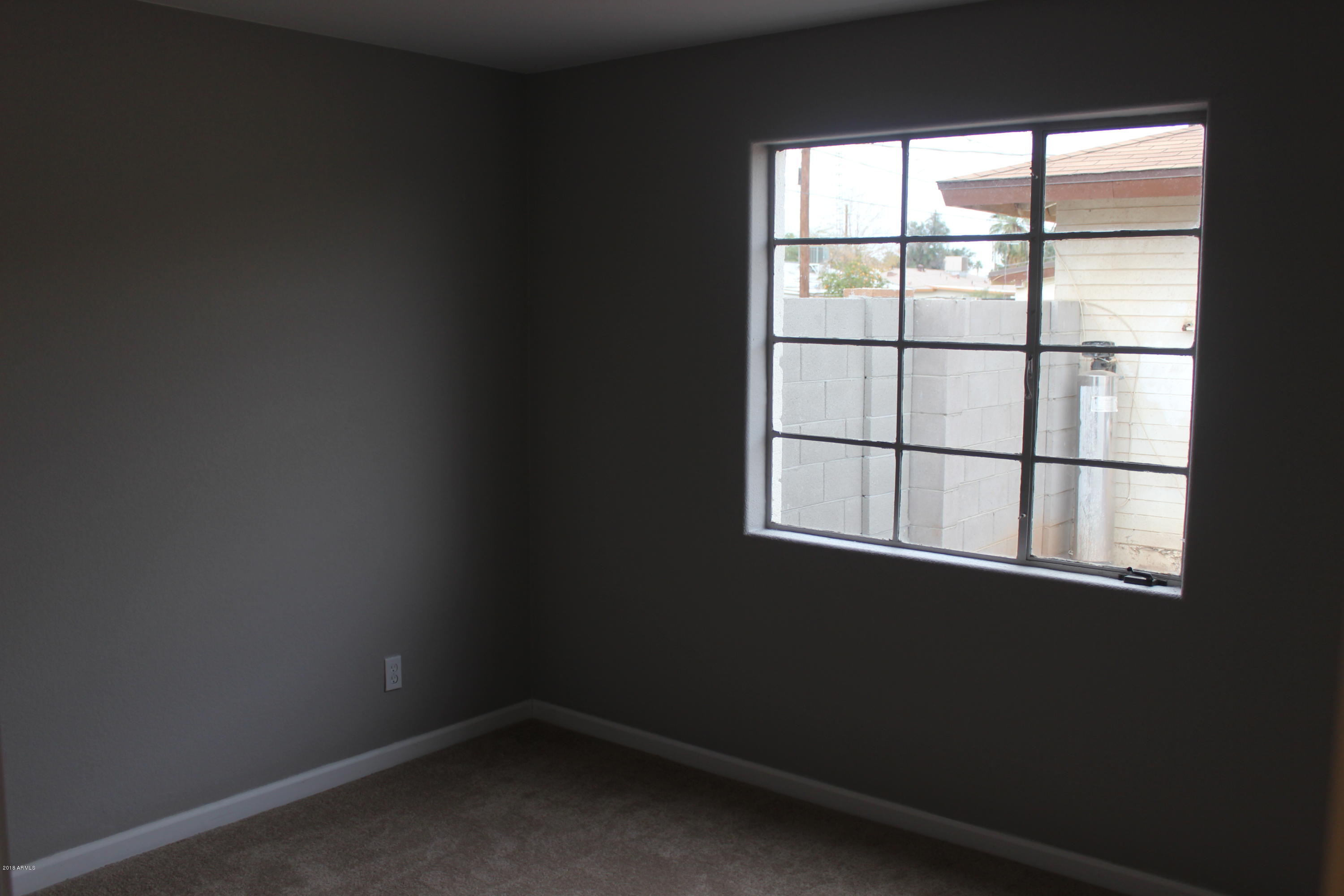 3226 West Roma Avenue Phoenix, AZ 85017 - Photo 8 of 12 IMG_2229