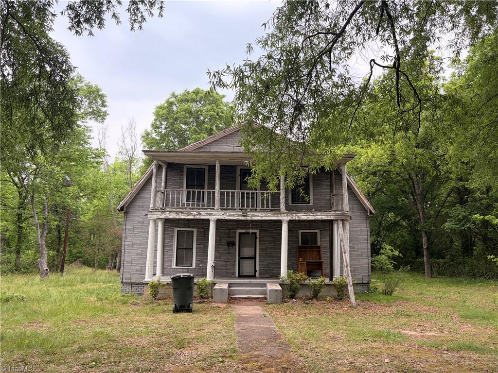 1611 East Meadow Road Eden, NC 27288 - Photo 1 of 13