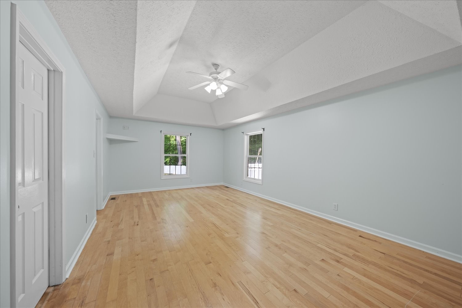 113 Brookview Court Springfield, TN 37172 - Photo 20 of 46 a view of empty room with wooden floor and fan