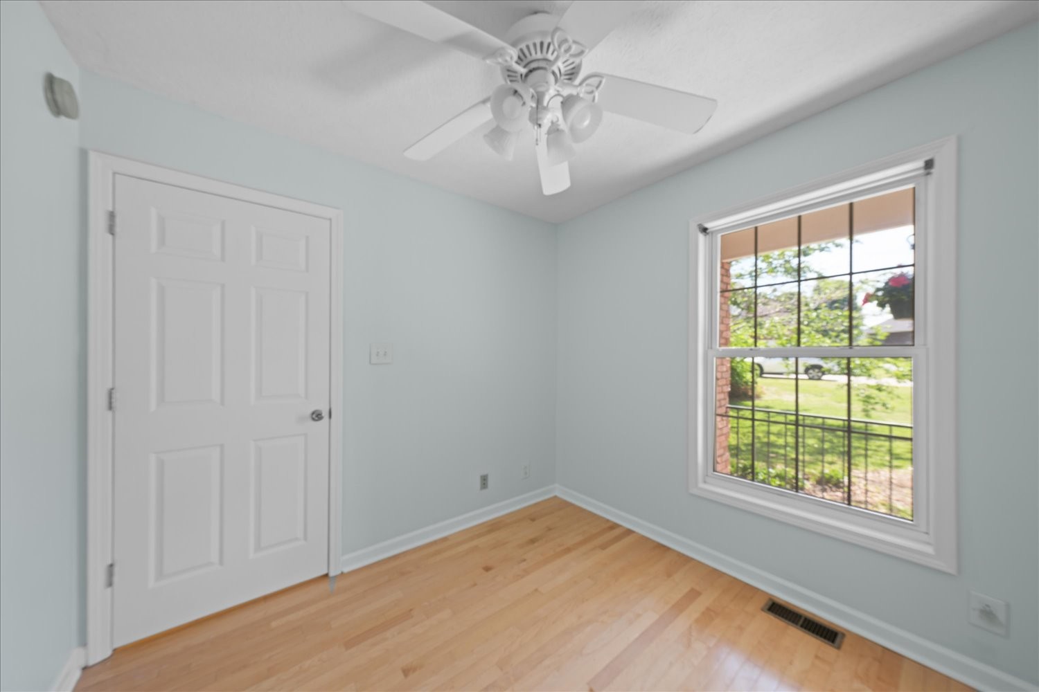 113 Brookview Court Springfield, TN 37172 - Photo 28 of 46 a view of an empty room with a window