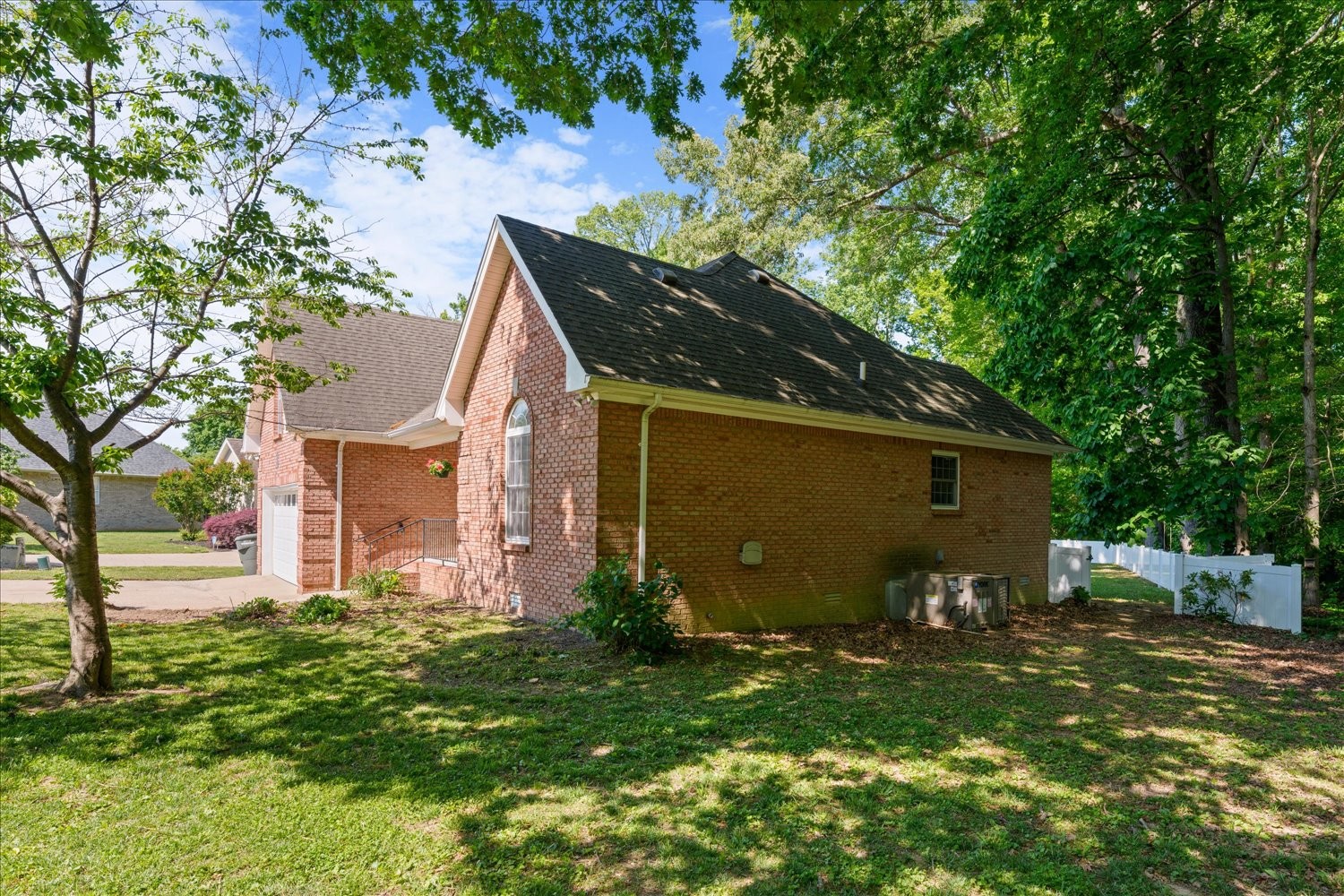 113 Brookview Court Springfield, TN 37172 - Photo 3 of 46 a view of a house with a yard