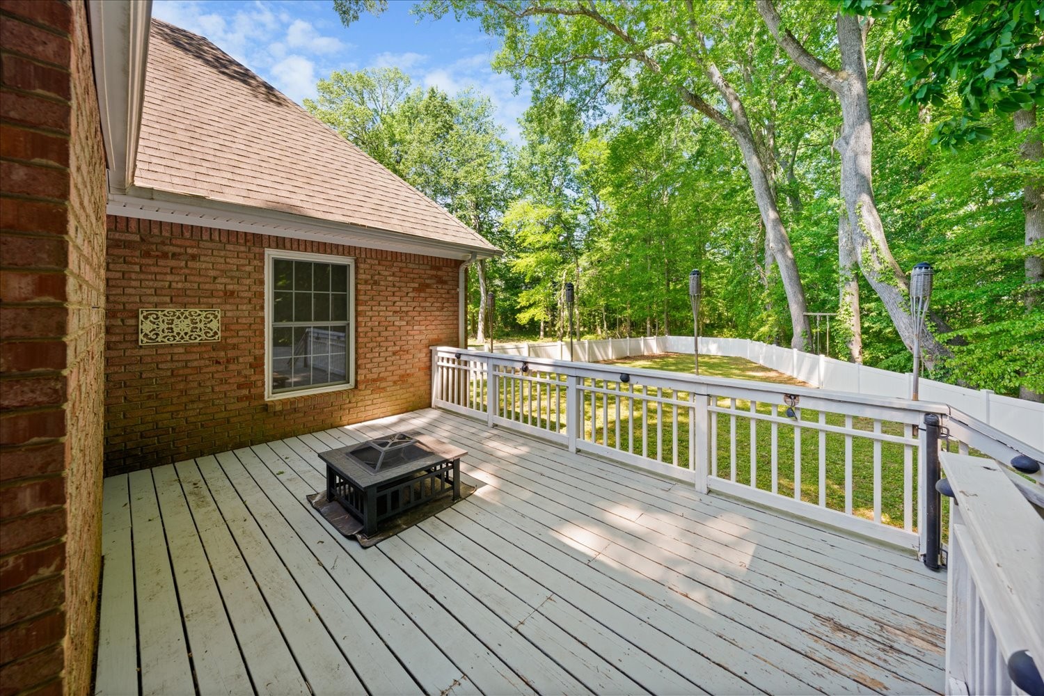 113 Brookview Court Springfield, TN 37172 - Photo 7 of 46 a view of sitting area on roof deck