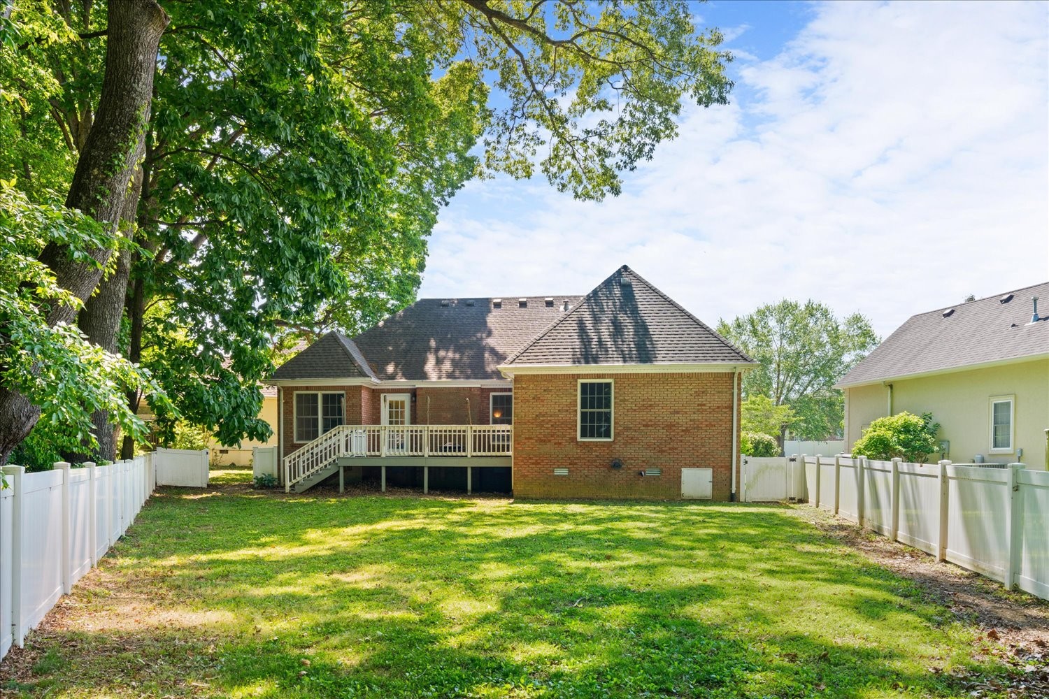 113 Brookview Court Springfield, TN 37172 - Photo 9 of 46 a front view of a house with a yard table and chairs