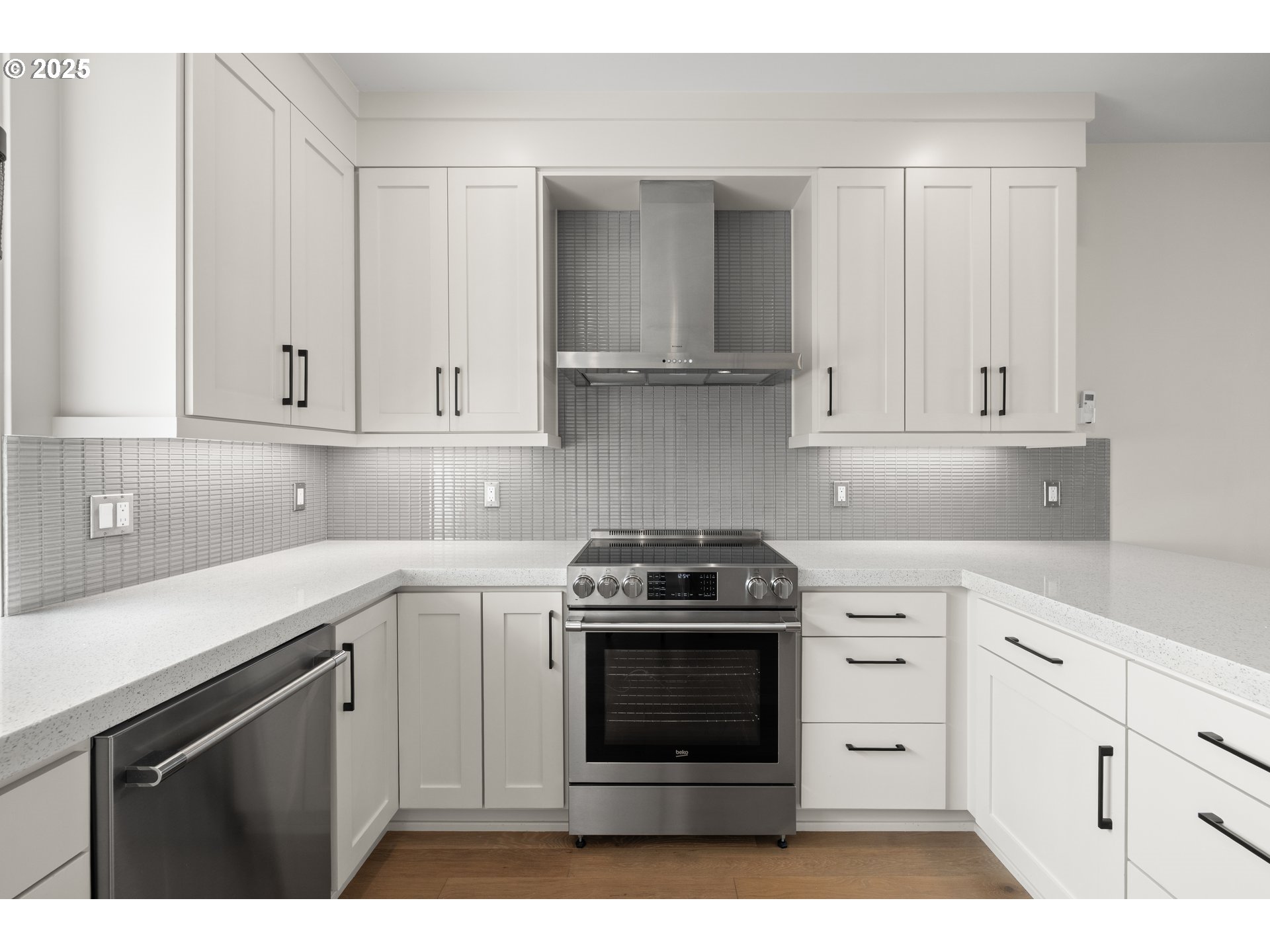 176 North Going Street Portland, OR 97217 - Photo 11 of 28