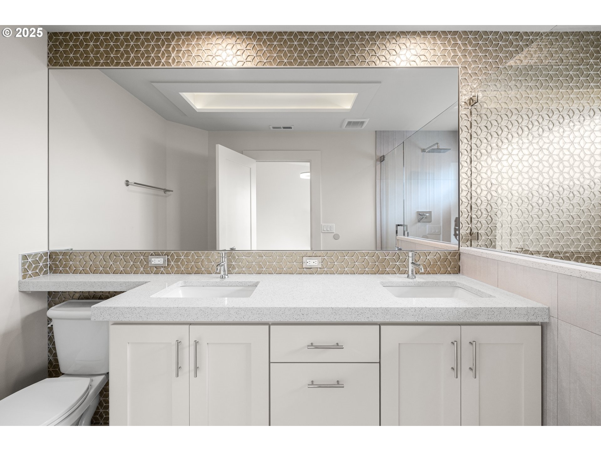 176 North Going Street Portland, OR 97217 - Photo 16 of 28