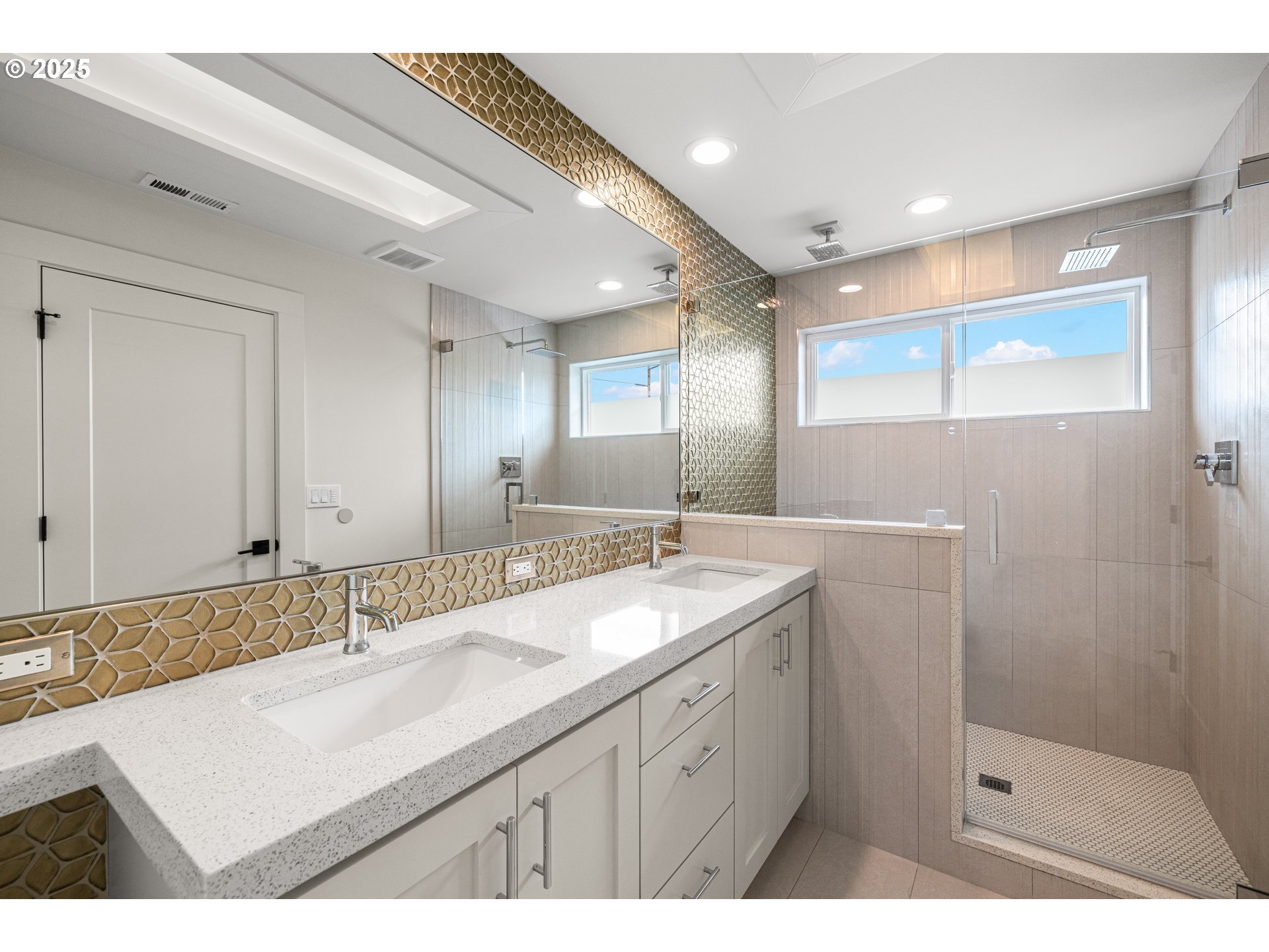 176 North Going Street Portland, OR 97217 - Photo 17 of 28