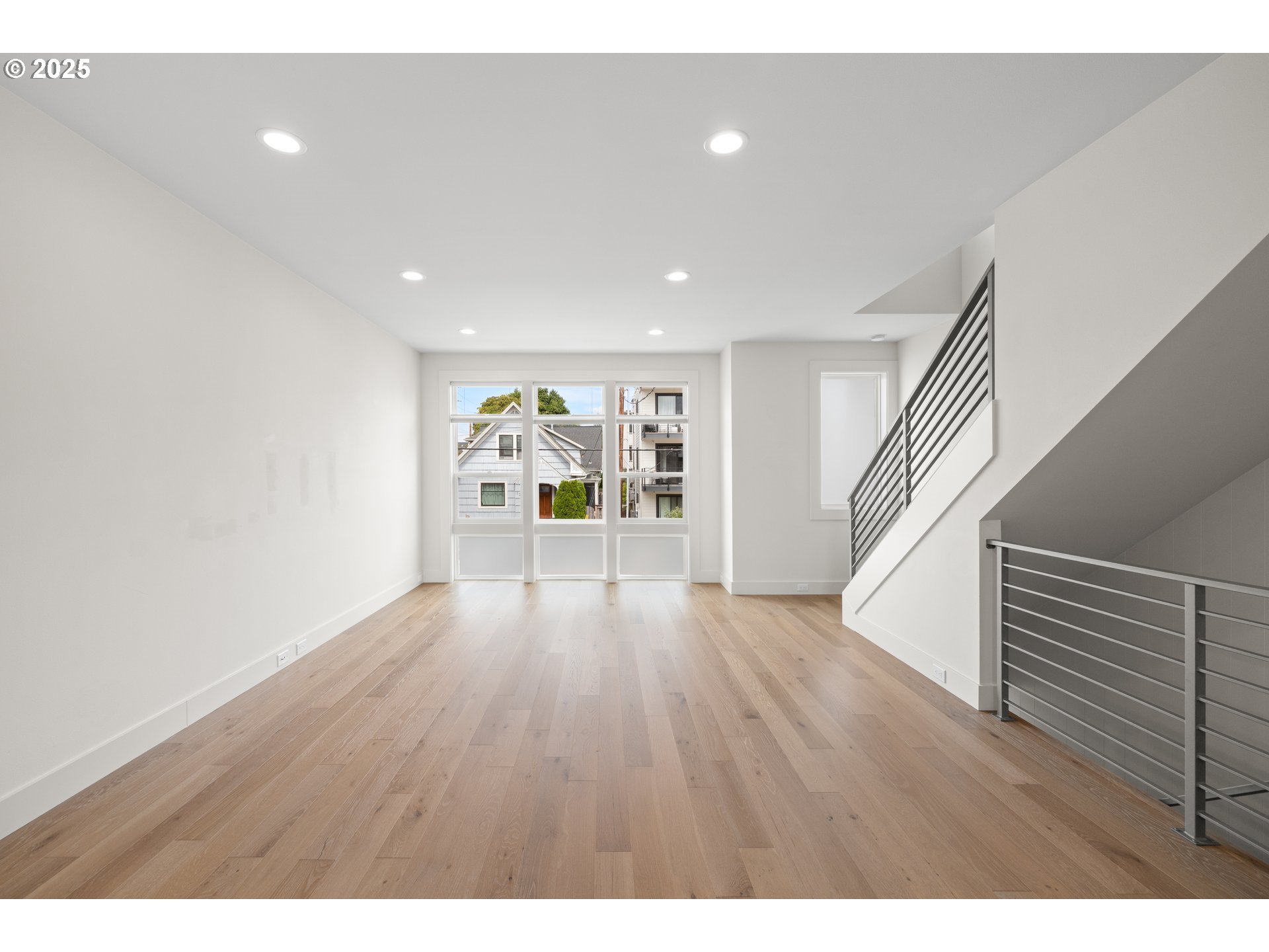 176 North Going Street Portland, OR 97217 - Photo 4 of 28