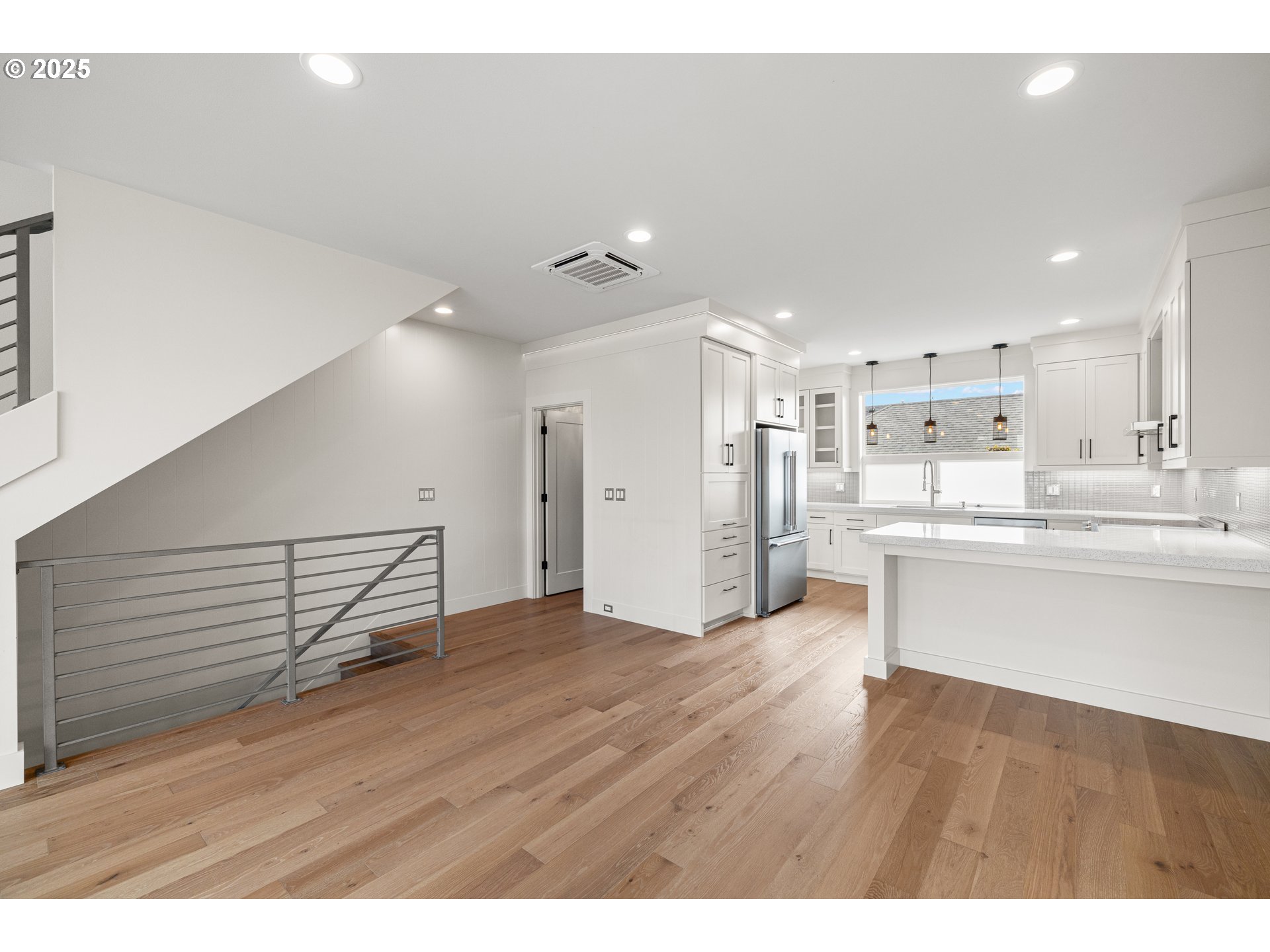 176 North Going Street Portland, OR 97217 - Photo 7 of 28