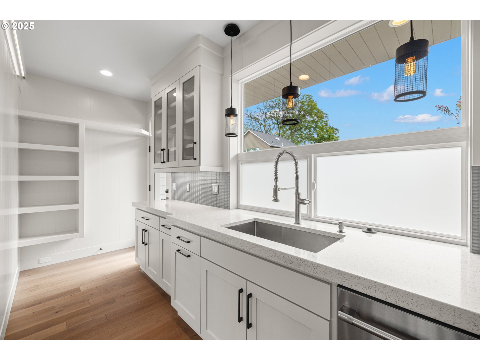 176 North Going Street Portland, OR 97217 - Photo 9 of 28