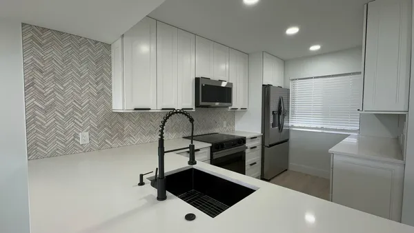 $2,800 | 4483 Luxemburg Court, Unit 201, Lake Worth, FL 33467